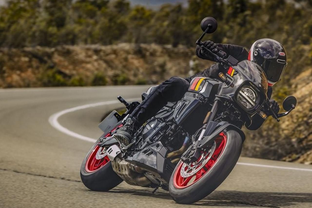 画像: もうひとつの新型『GSX-8TT』は同時発表の『GSX-8T』となにが違う？ こちらは「ロードレーサーイメージ」らしいけど…… - スズキのバイク！