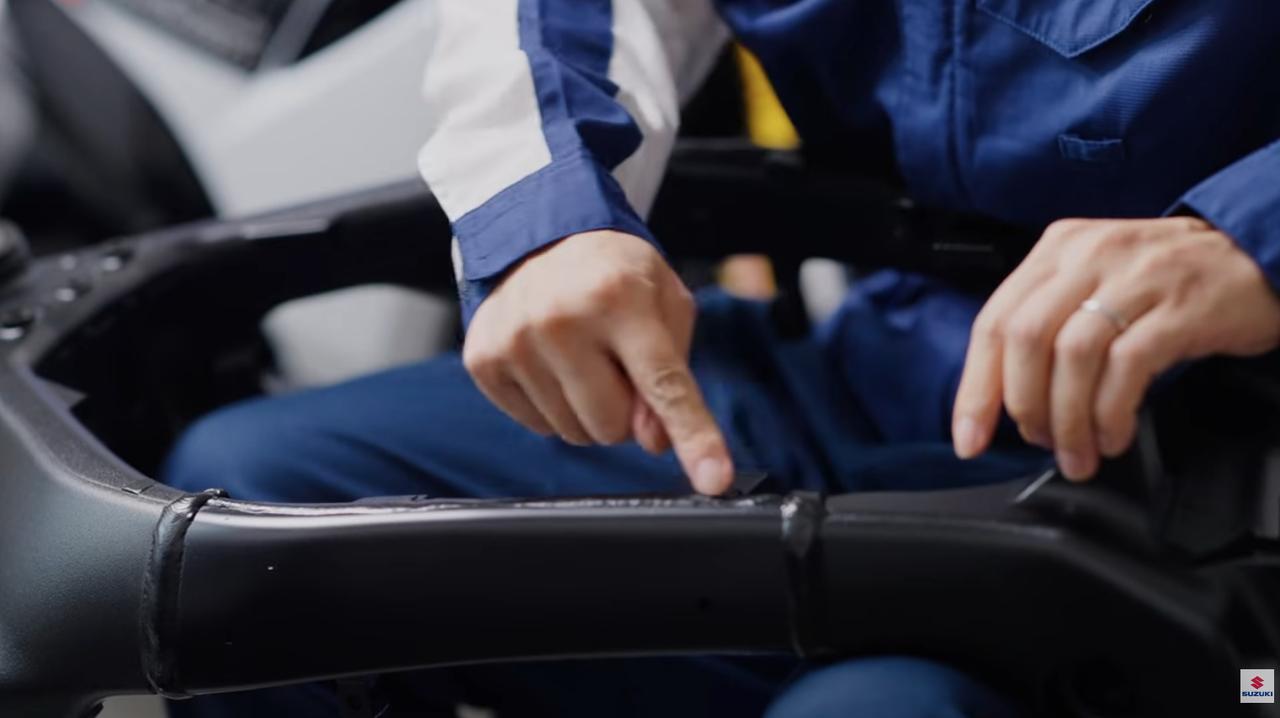 画像2: 【必見】こんなの見せて大丈夫⁉︎ 新型『DR-Z4S』や『GSX-R1000/R』のフレームやエンジン製造の現場がみられるムービーが貴重すぎる！【スズキのバイク！の耳寄りニュース】