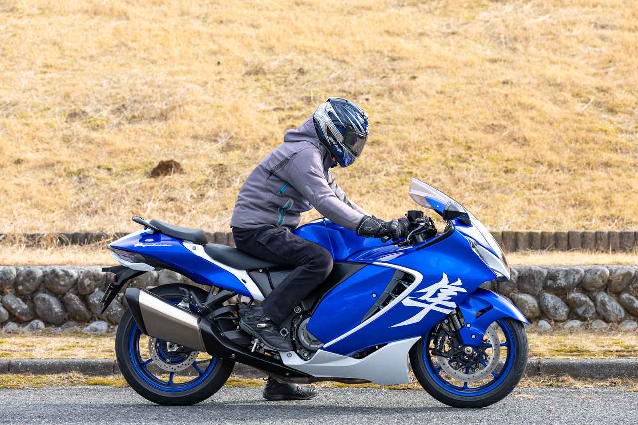 スズキの新型『隼(スペシャルエディション)』の実走燃費は? 足つき性、スペックの他、おすすめポイントや装備を解説します!【スズキのバイク! の ...