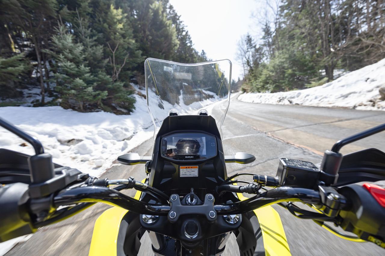 画像: シーズン最速で上がれる『標高2000m越えの絶景スポット』を発見!? 「Vストローム250SX」で突撃してみた結果……- スズキのバイク！