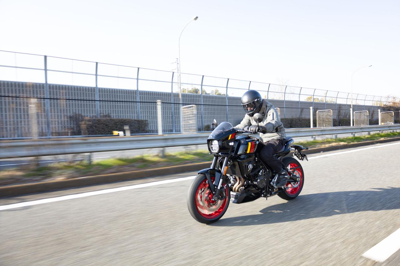 画像5: 新型『GSX-8TT』はヘッドライトカウルがあるからツーリングは快適?