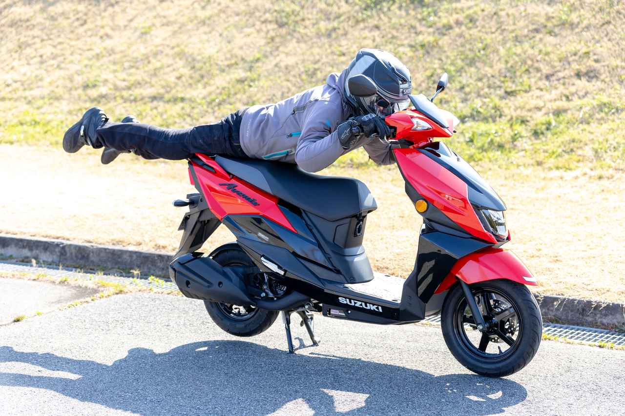 画像: ※注 こういった乗車姿勢での公道走行はNGです。