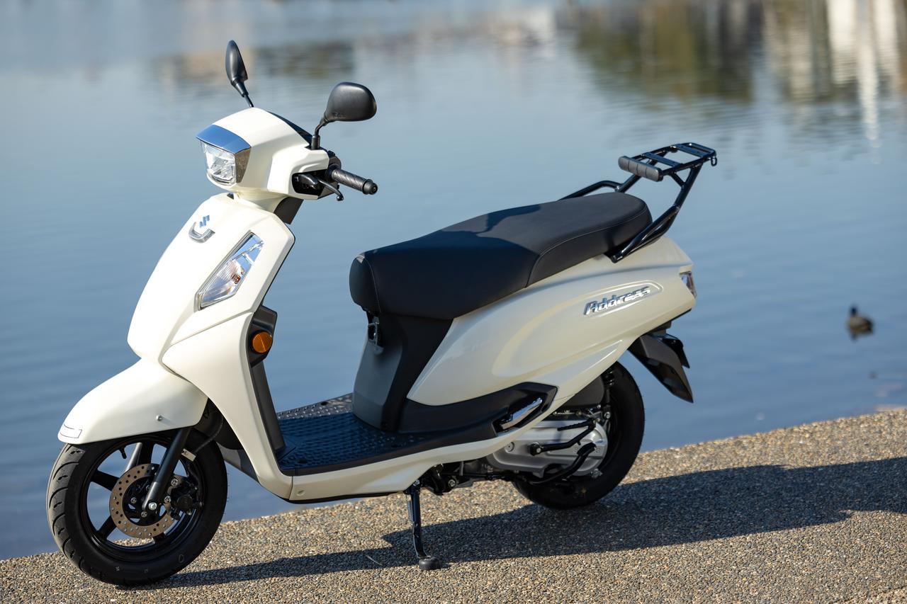 画像6: アヴェニス125でコーナーを走ったら青春が見えた