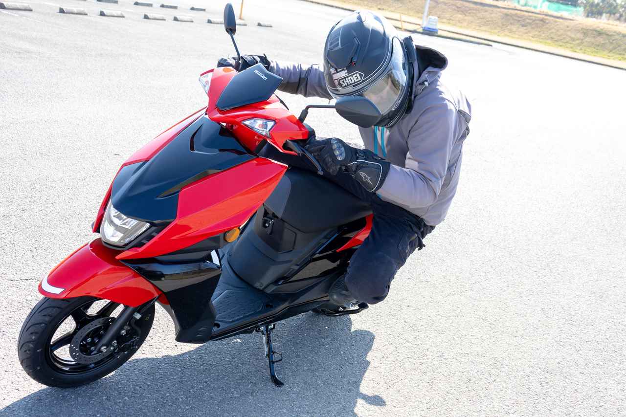 画像1: アヴェニス125でコーナーを走ったら青春が見えた