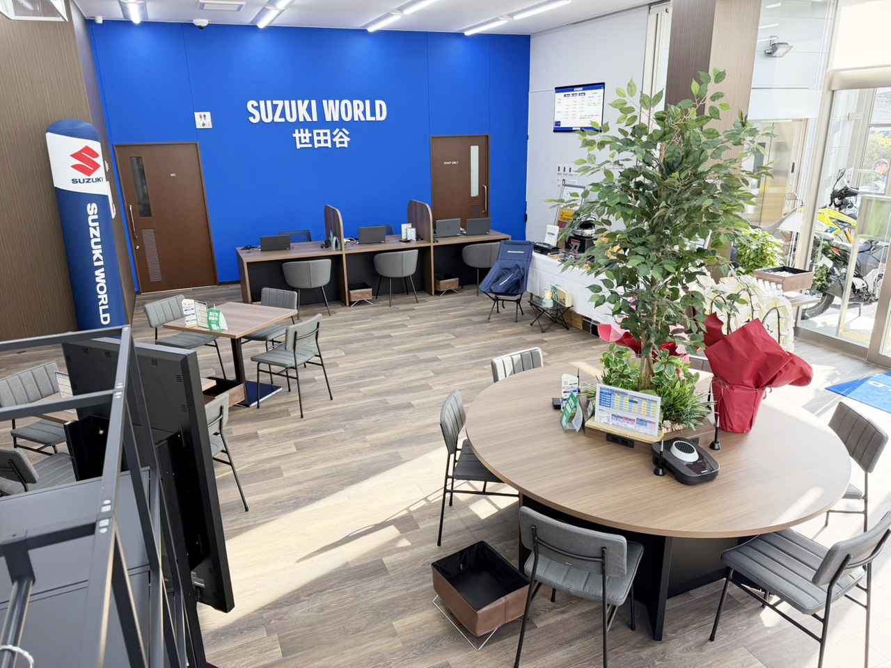画像1: 【新店】『スズキワールド世田谷』が二輪・四輪の駐車場完備でリニューアルオープン！ さらに気軽に立ち寄れる好立地に移転されました！【スズキのバイク！の耳寄りニュース】