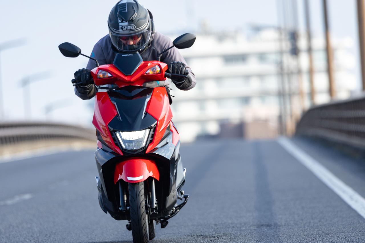 画像7: アヴェニス125でコーナーを走ったら青春が見えた