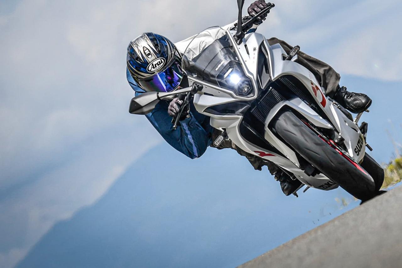 画像: そうは見えないけど『GSX-8R』の走りに“耐久レーサー”みたいな雰囲気を感じたので報告しておこうと思います - スズキのバイク!