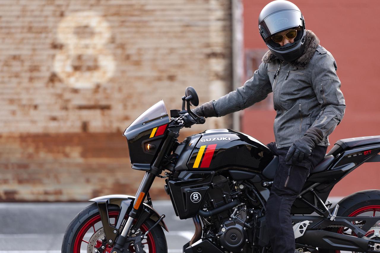 画像1: 【人気の理由】令和版『男のバイク』は“スズキ”で決まりじゃないか? ネイキッドで乗りやすい……だけじゃない! - スズキのバイク!