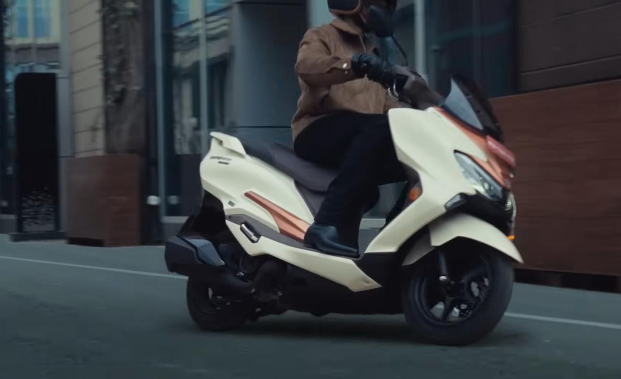 画像8: 次のバーグマンストリート125EXはこうなる⁉︎ 日本発売も期待したい125ccスクーター新型『BURGMAN STREET』はスマートキーやスマホ連携で大幅アップデートか⁉︎【スズキのバイク！の動画ニュース】
