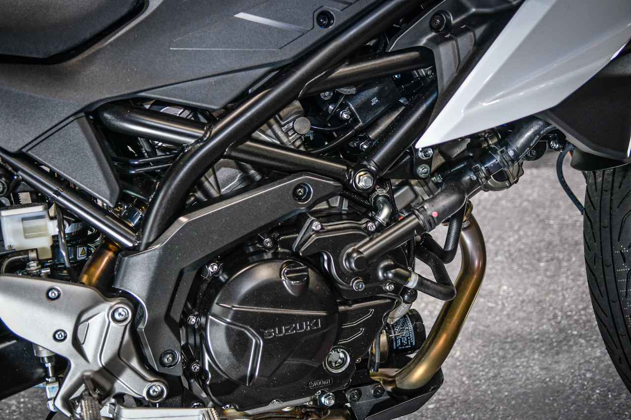 画像: ⑤SV650譲りのトルクフルで扱いやすいVツインエンジンをブラッシュアップ