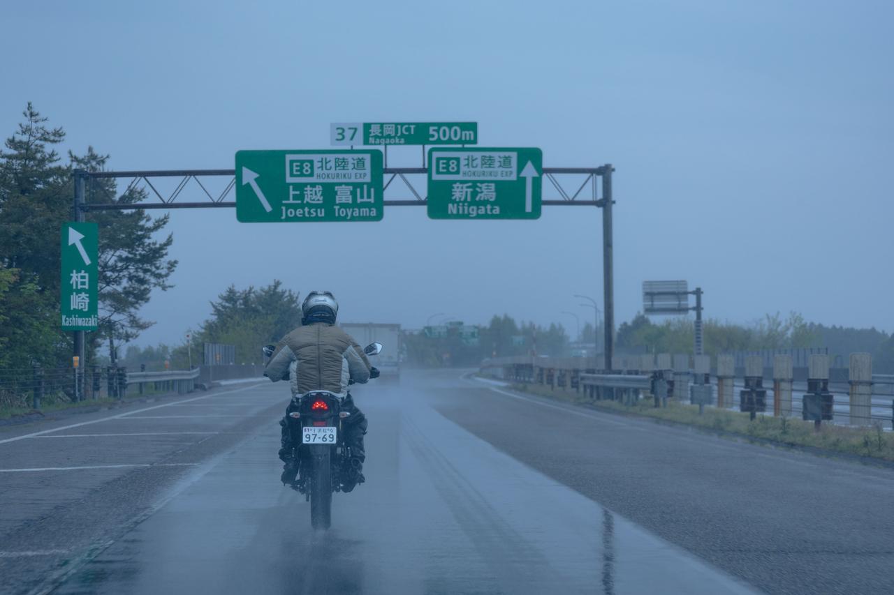 画像1: 過酷な条件下では『バイクが信頼できる』ことが大事