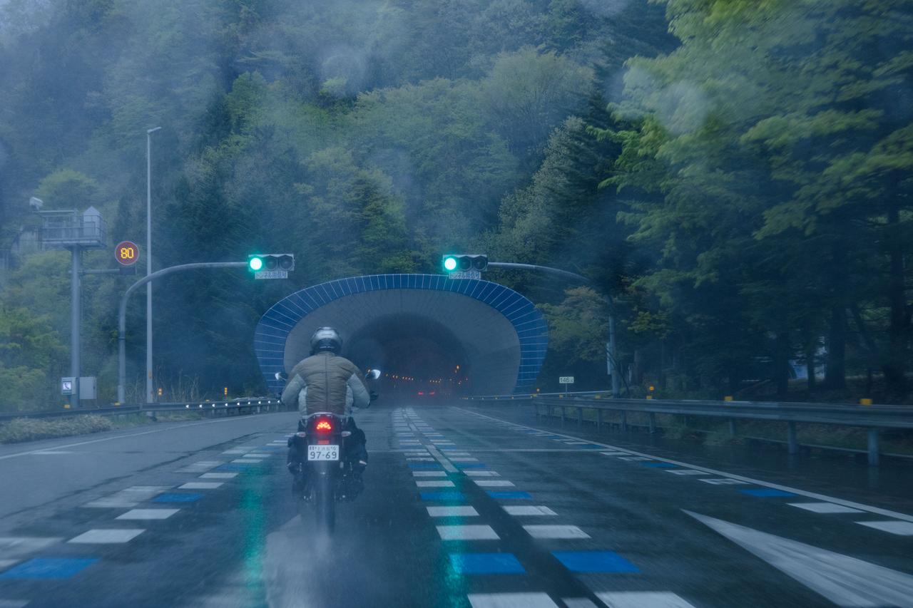 画像1: 痛恨のミスコースでさらに極限状態……その中で気づいた『Vストローム250SX』の強さ