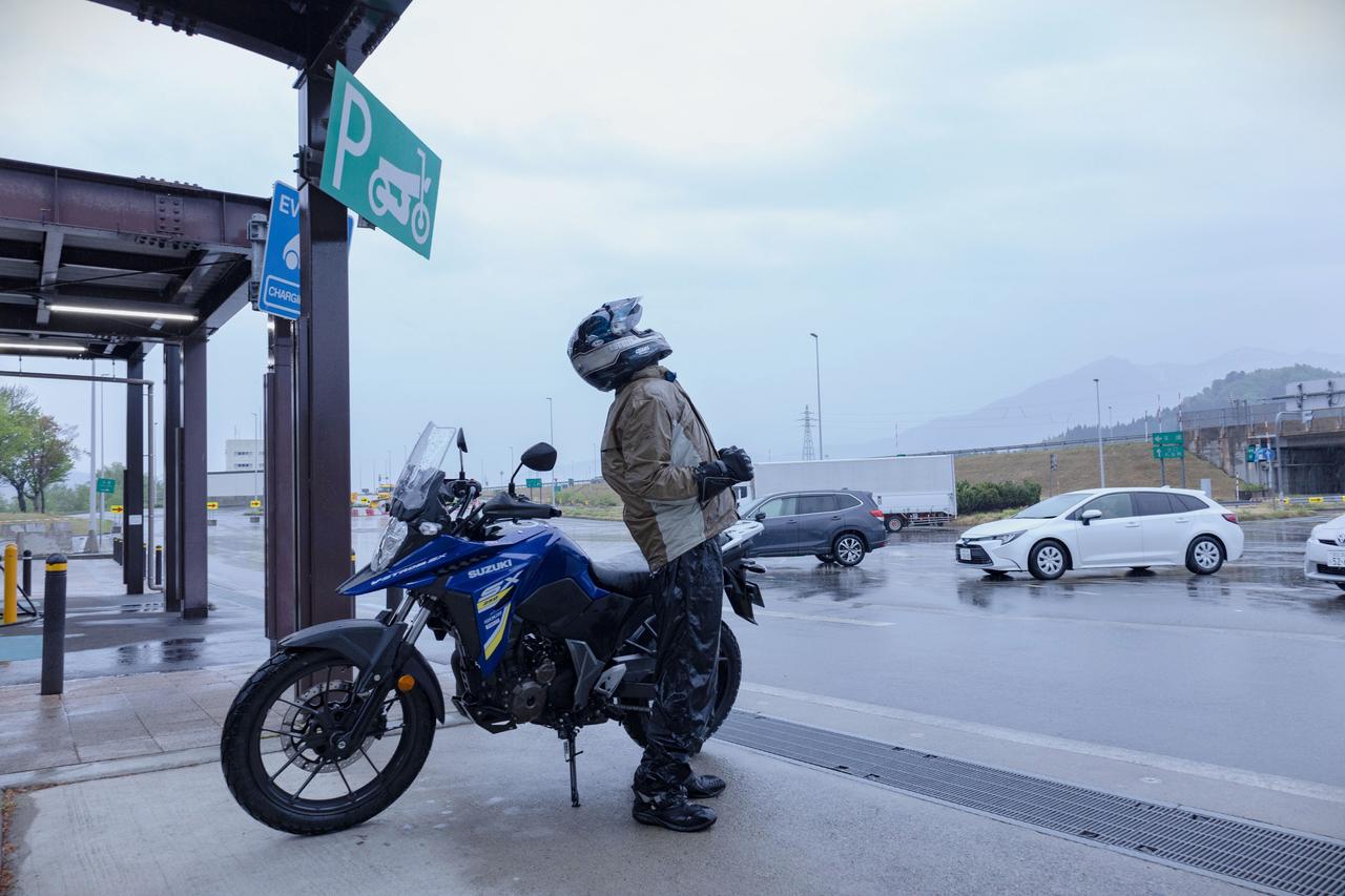 画像: SAで軽く雄叫びを上げて気合いを入れなおす。これって「旅ライダーあるある」じゃない?