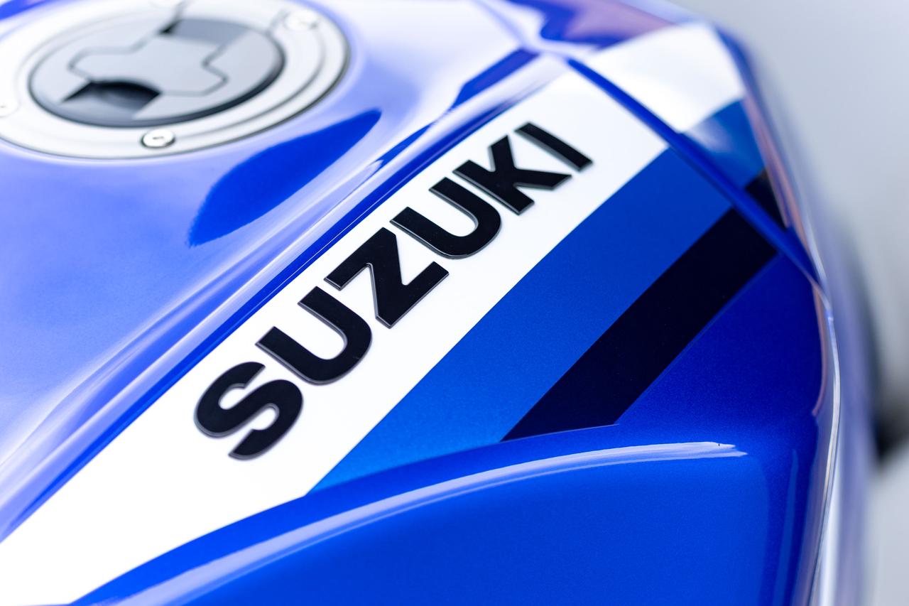 画像: 【新型】マイナーチェンジした『隼』はどう変わった? スペシャルエディションの「見えていなかった部分」も実車でチェック! - スズキのバイク!