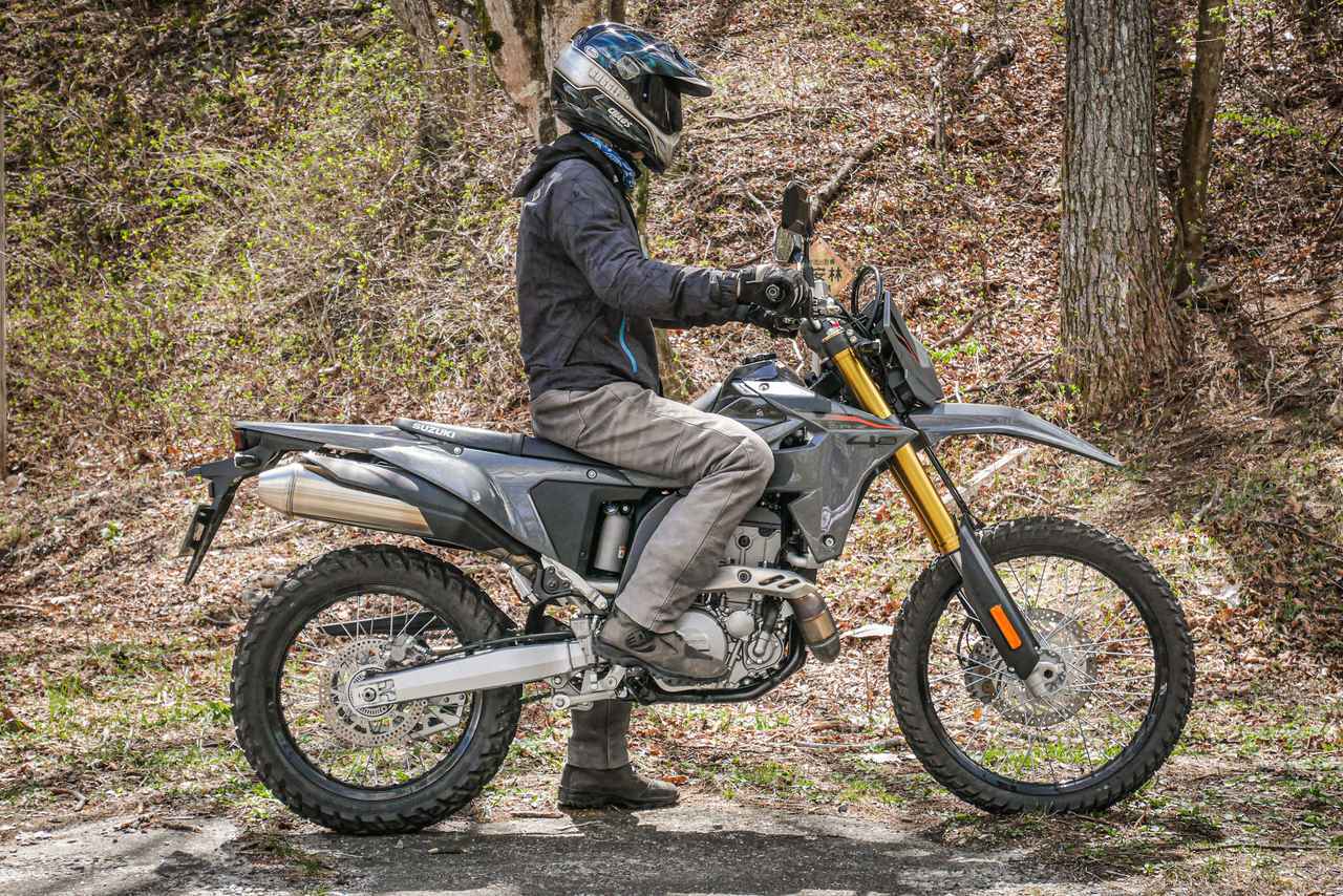 画像2: 扱いやすい38馬力が逆に初心者ライダーを助けてくれる