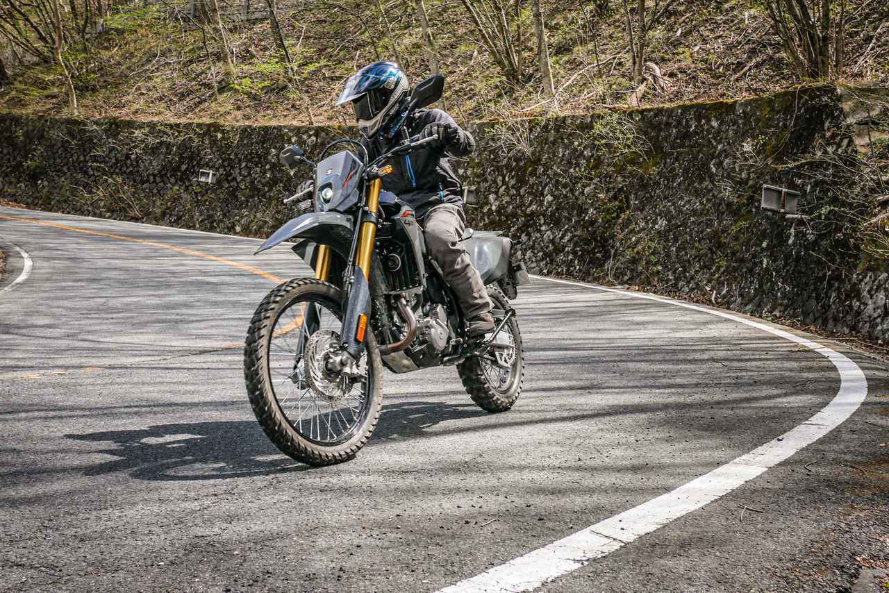画像: 雨の中で感じた『DR-Z4S』の一般道ツーリング性能。そしてやはり「パワーは正義だ！」と思った話 - スズキのバイク！