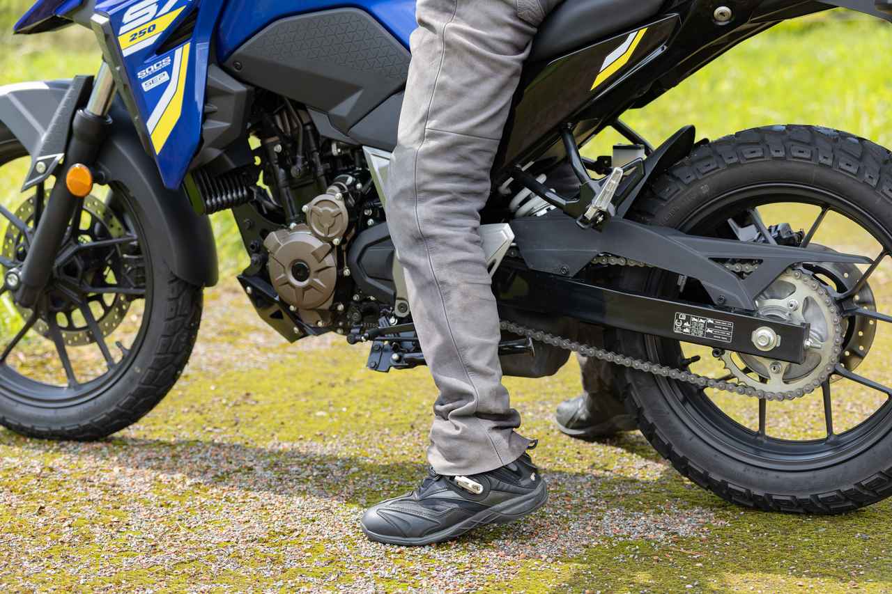 画像2: スズキ『Vストローム250SX(2026)』ってどんなバイク? 燃費や足つき性、スペックの他、おすすめポイントや装備を解説します!【スズキのバイク!の新車図鑑▶250cc編/SUZUKI V-STROM250SX(2026)】