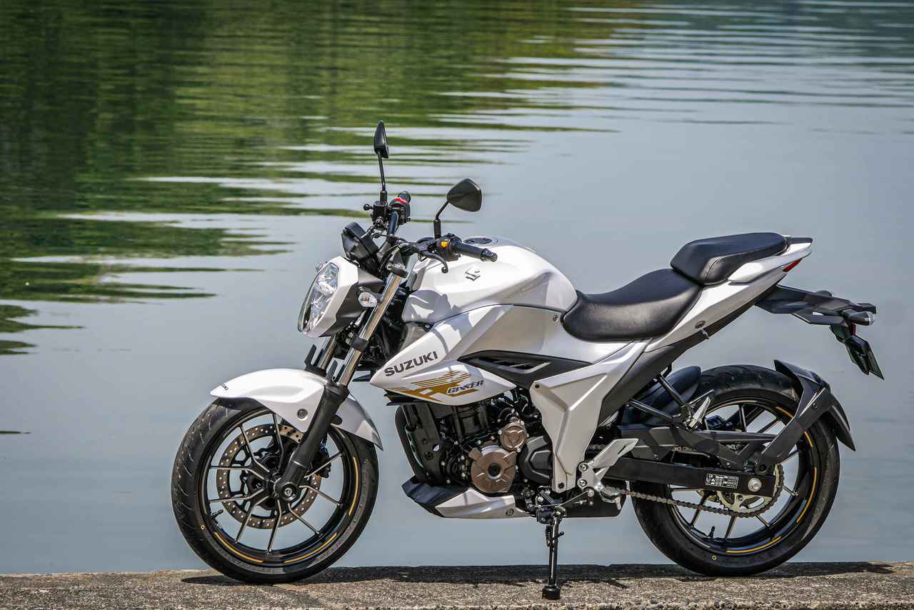 画像1: 高速道路を降りたあとの『ジクサー250』は完璧!