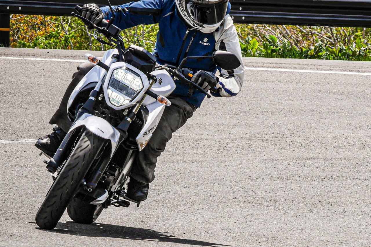 画像: 250cc・6速MT・軽量の“3拍子”が揃った『ジクサー250』の走りが楽しくない訳がないだろう? - スズキのバイク!