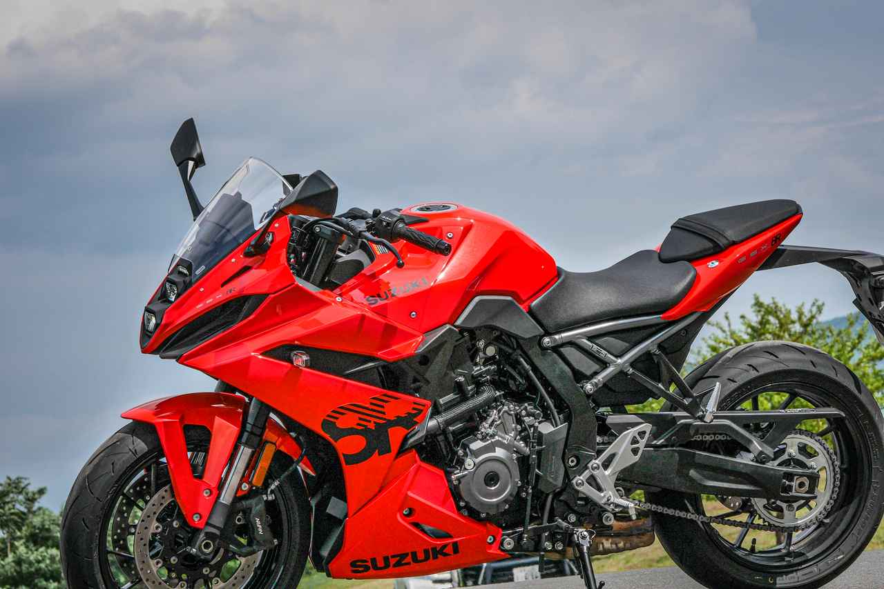 画像: 【誤解】スポーツバイクは『スズキ流』だとこうなる! よく『ツアラーだよね』って言われがちだけど実は違う……という話- スズキのバイク!
