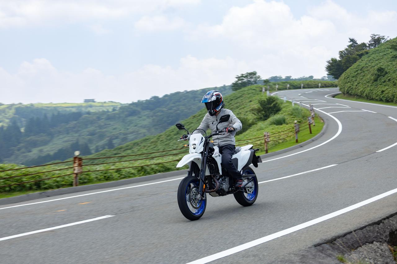 画像4: DR-Z4SMでの『ツーリング』って楽しめるの?