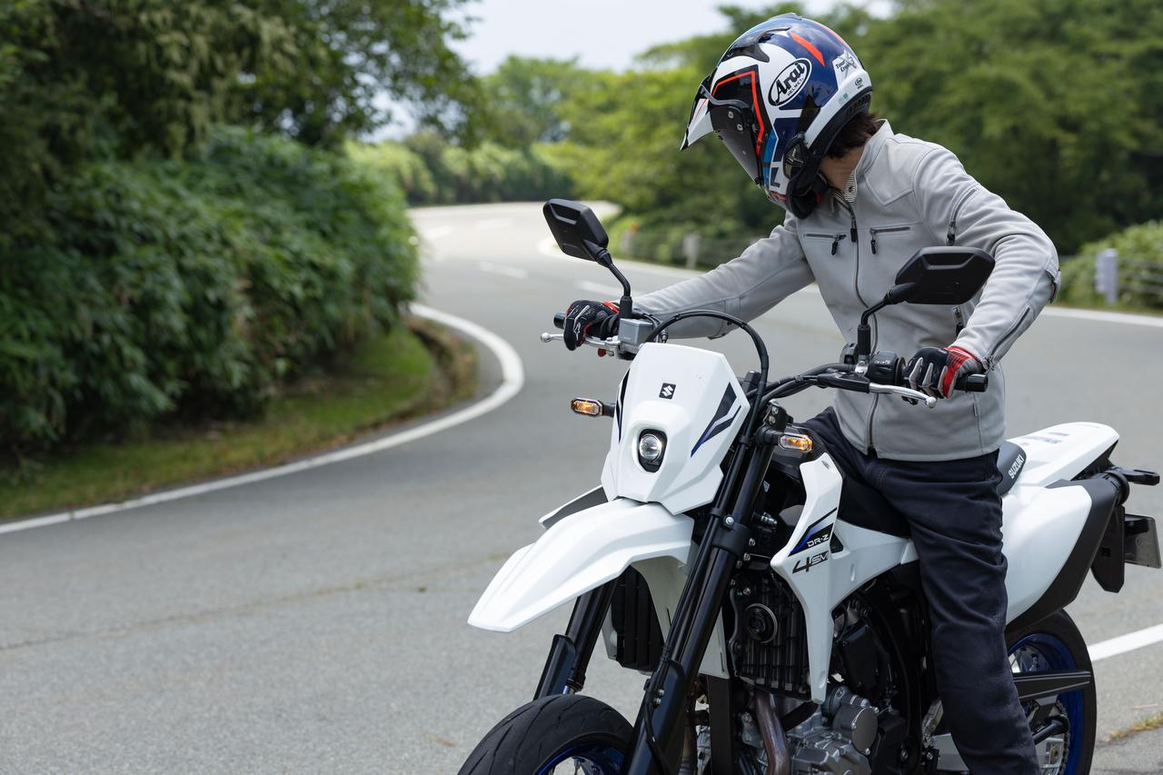 画像4: 20年前のDR-Z400SMと『最新DR-Z4SM』で最も差が大きいのは?