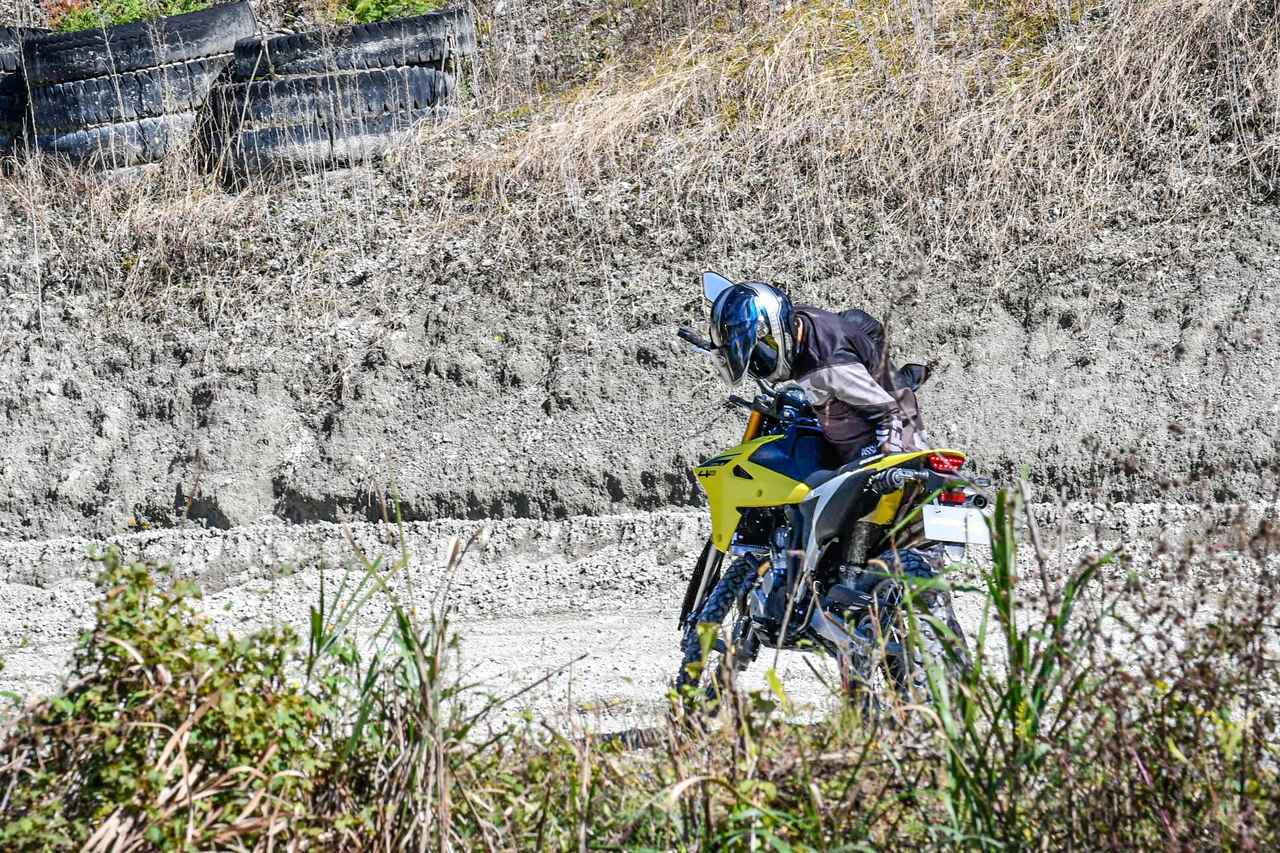 画像: 【ハイライト】新型『DR-Z4S』で電子制御を切った途端に転んだ話 - スズキのバイク！