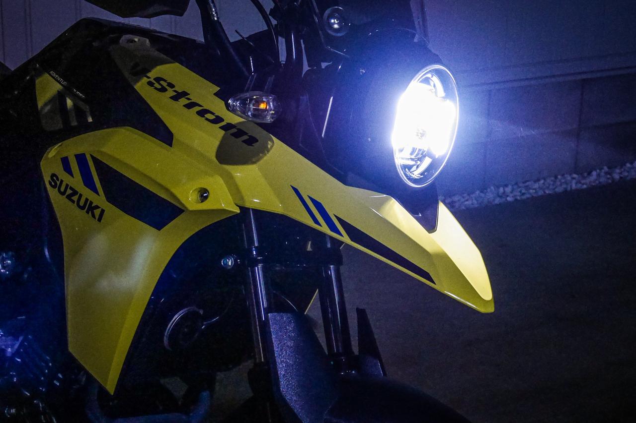 画像2: 排気量250ccで『大型バイク顔負けのツーリング性能を持つ』と言われるバイクの実力は? 高速道路の約600kmを『楽に走れる理由』の核心は……【スズキ Vストローム250(2026)/ツーリングインプレ・レビュー ② 出発編】