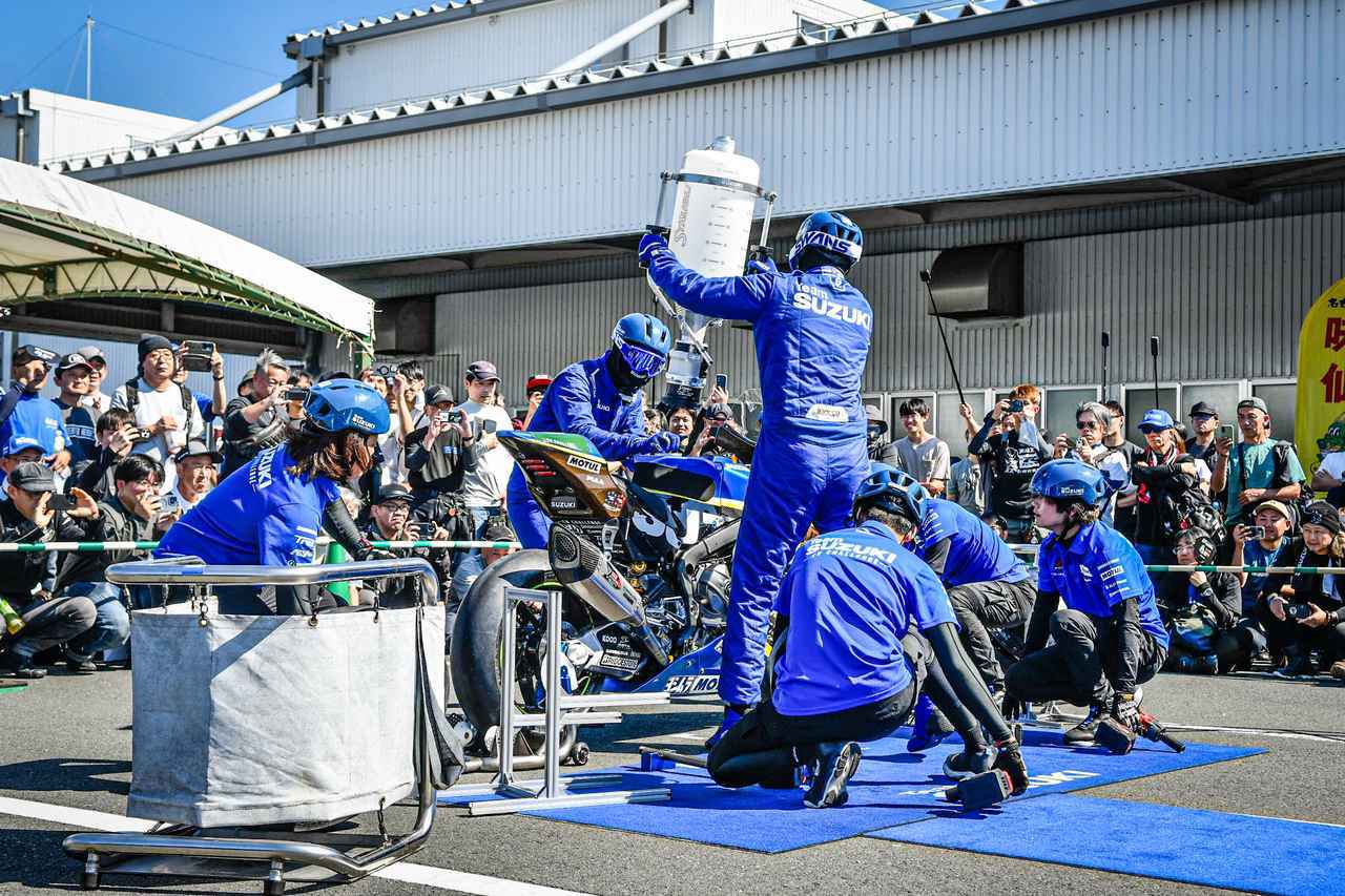 画像2: 来場者も特別参加⁉︎ 耐久レースのピットワークを披露！