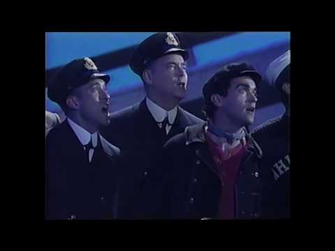 画像: Titanic | 1997 Tony Awards トニー賞授賞式での「タイタニック」パフォーマンス(1997年版) youtu.be