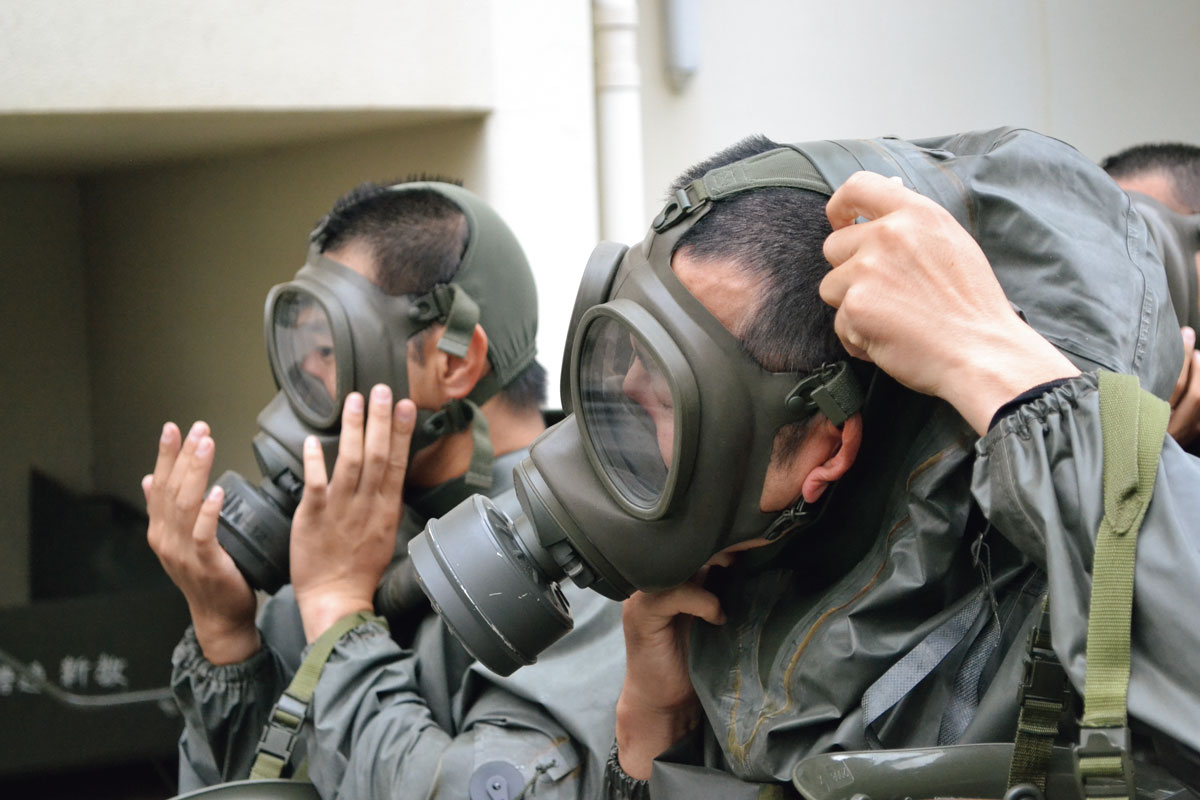 編集部が選んだ自衛隊不用物品を鑑定団が評価！ そのお値段は