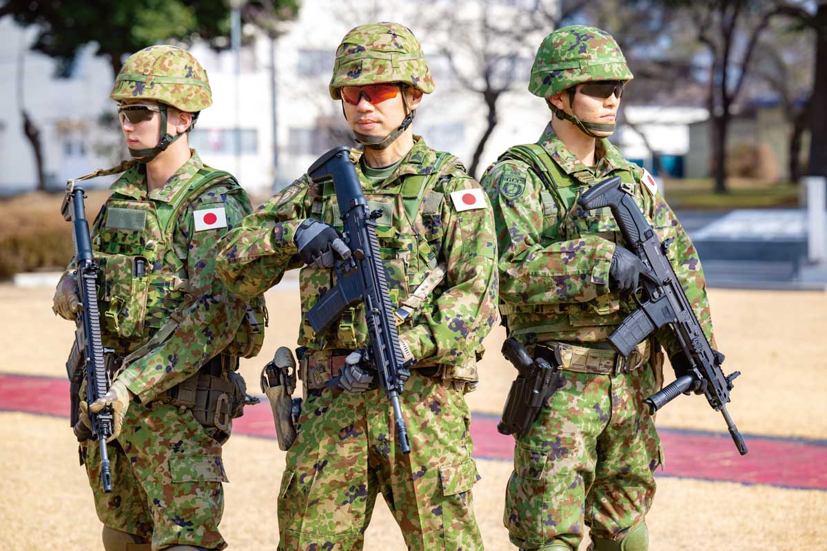 自衛隊が国産の「20式5.56ミリ小銃」を採用したワケ 海外メーカーと