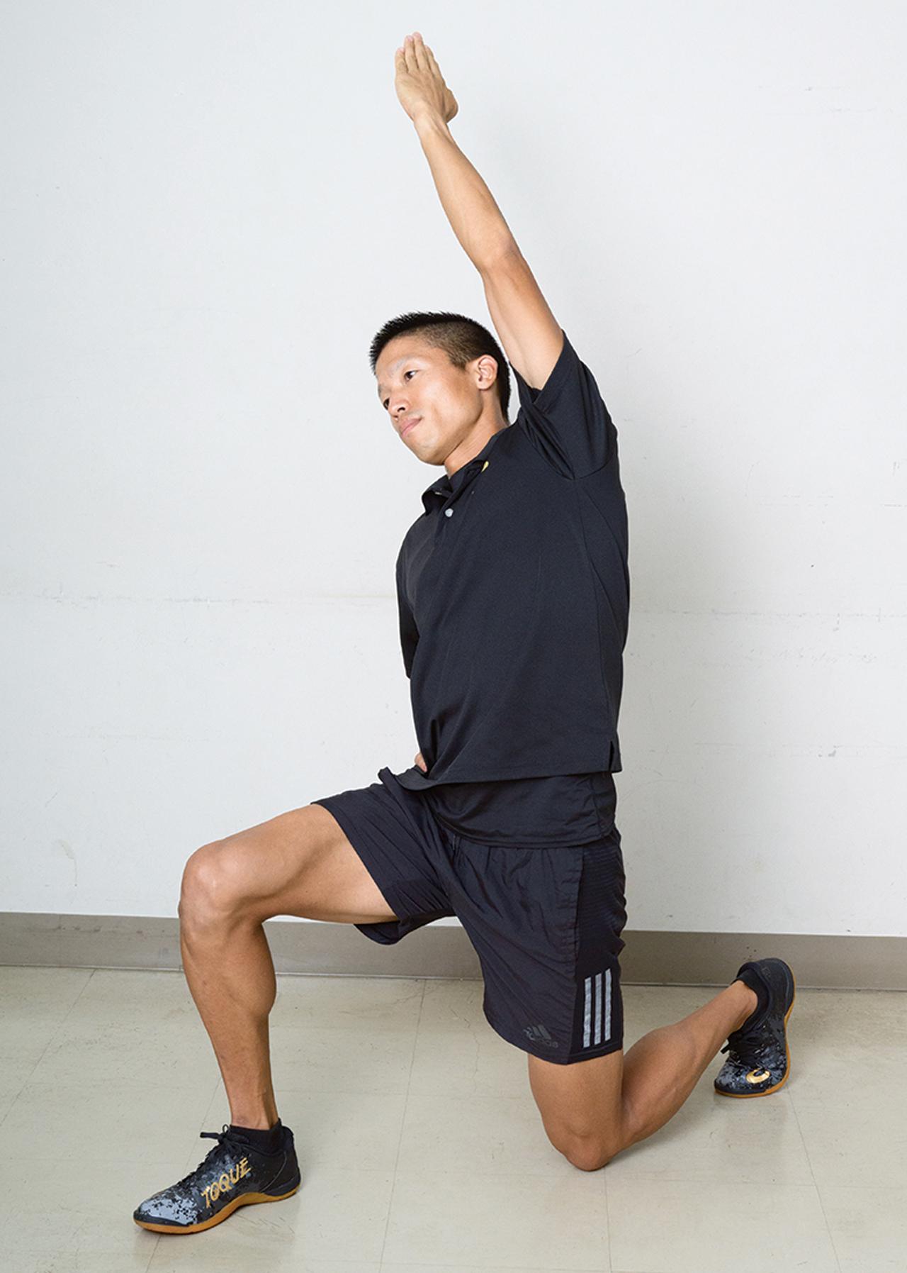 画像3: 自衛隊体躯学校直伝「消化を促すストレッチ」。暴飲暴食で胃が疲れたら実践を