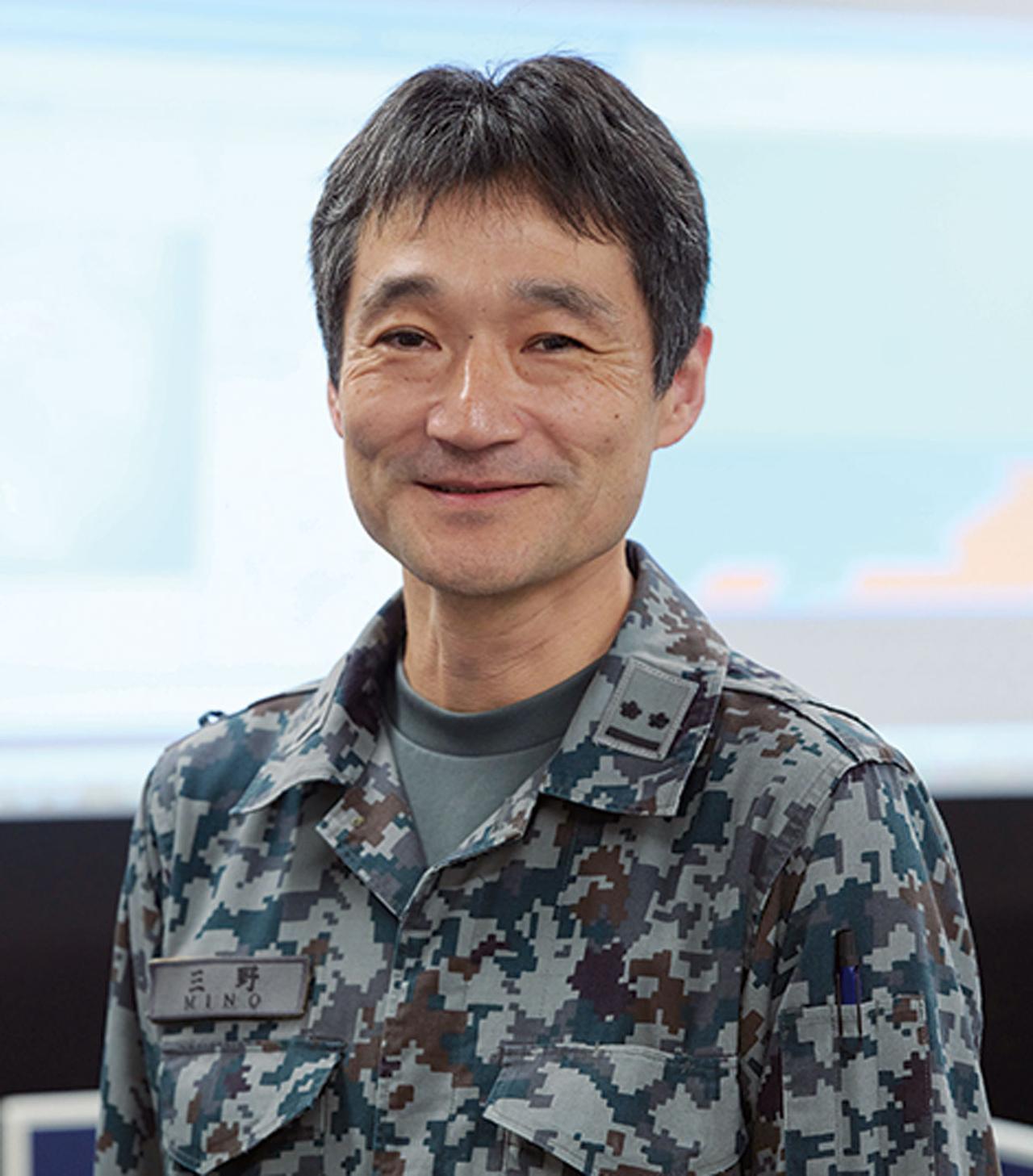 画像: 「授業後に学生から『今日の講義、分かりやすかったです！』などと意見をもらうとやりがいを感じますね」と三野2尉