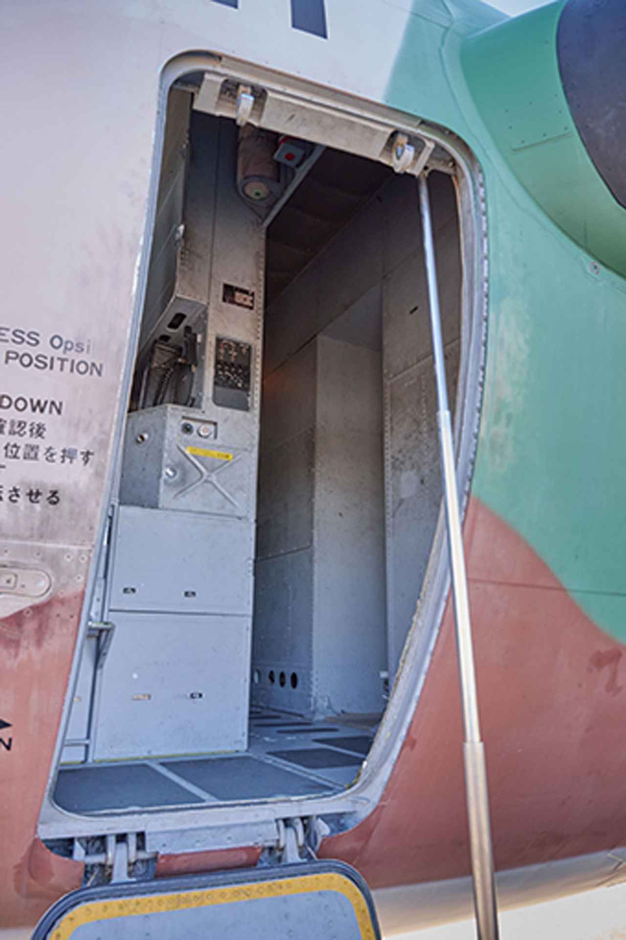 画像3: 愛称はカモノハシ。世界に1機だけの電子戦機「EC-1」を航空自衛隊から独占スクープ