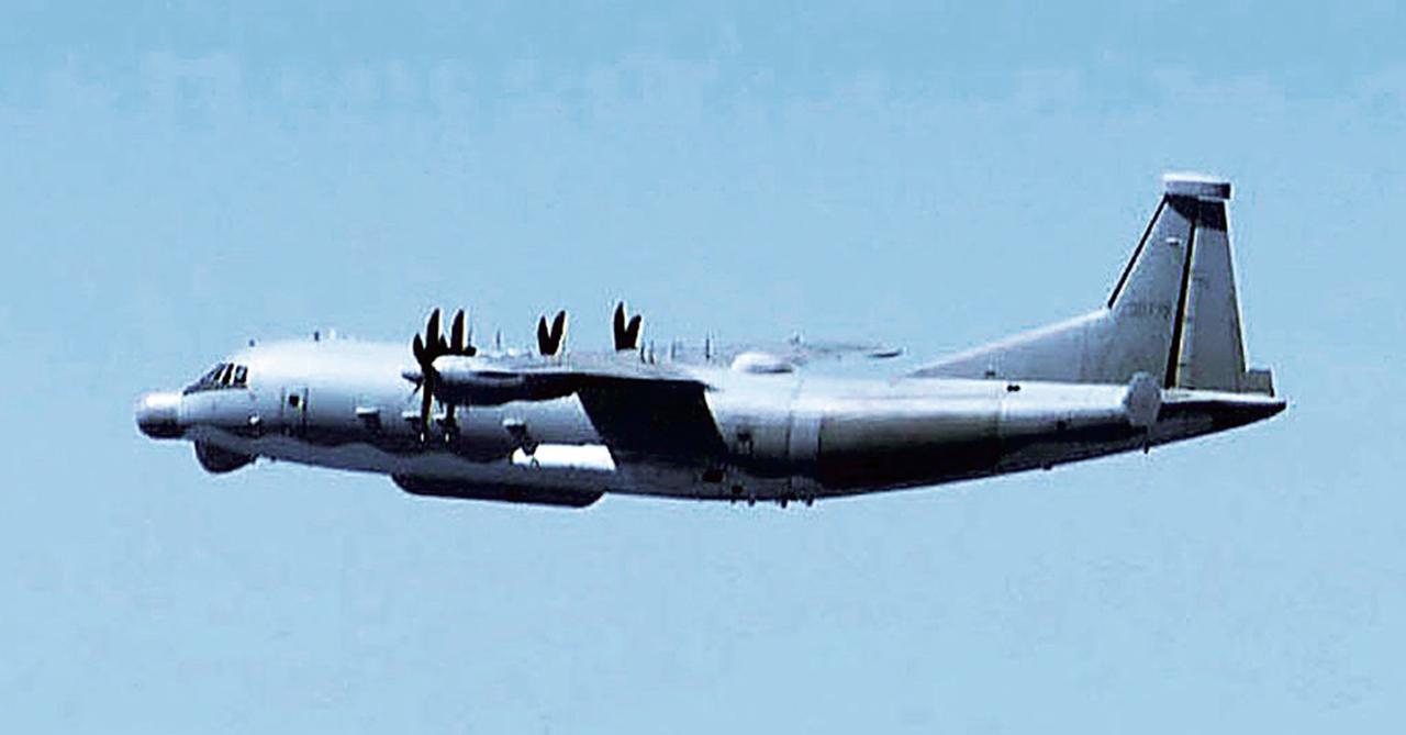画像: Y-9は中国海軍と空軍が運用。機体に多数のアンテナがあり自衛隊は情報収集機と認識している