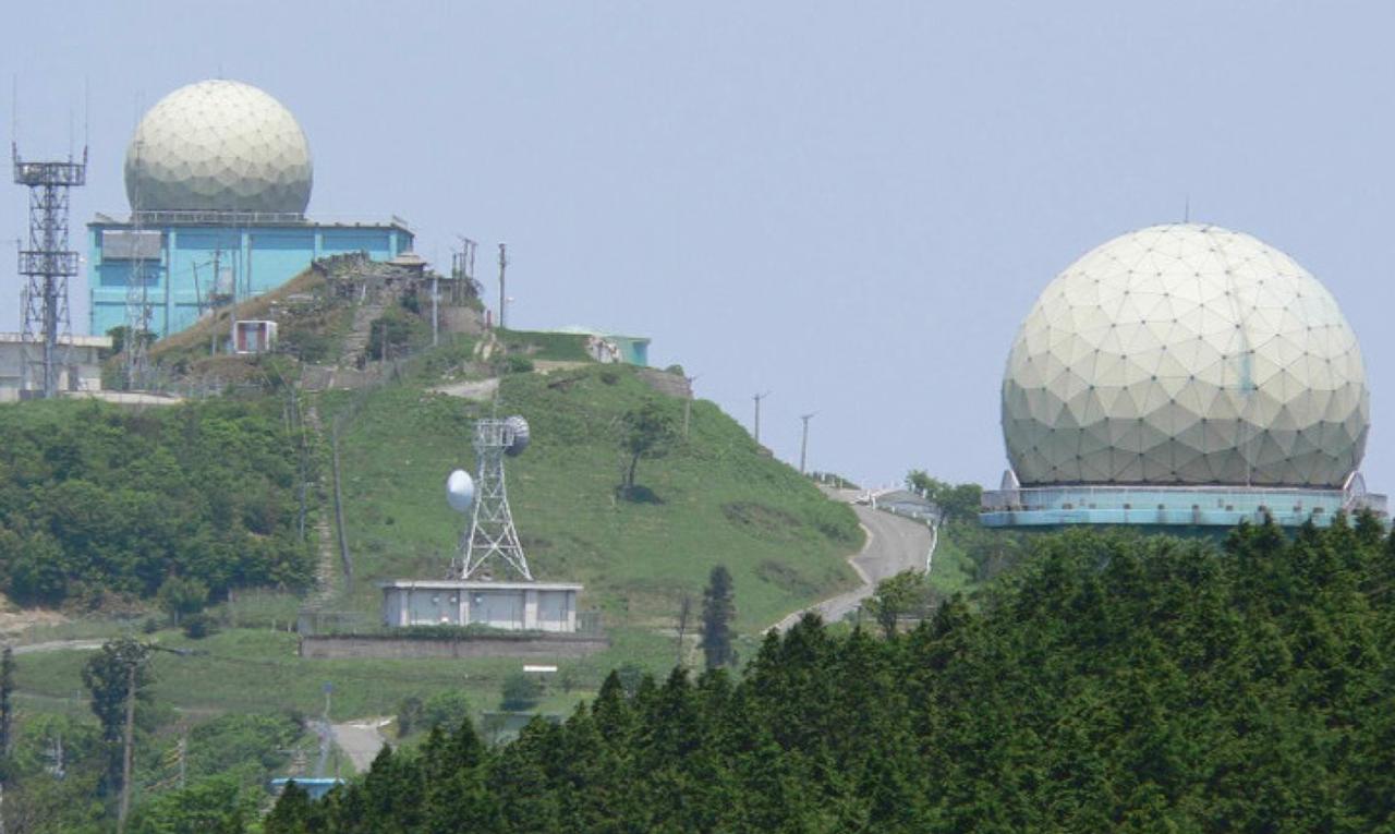 画像1: わが国の領域を防衛する装備たち