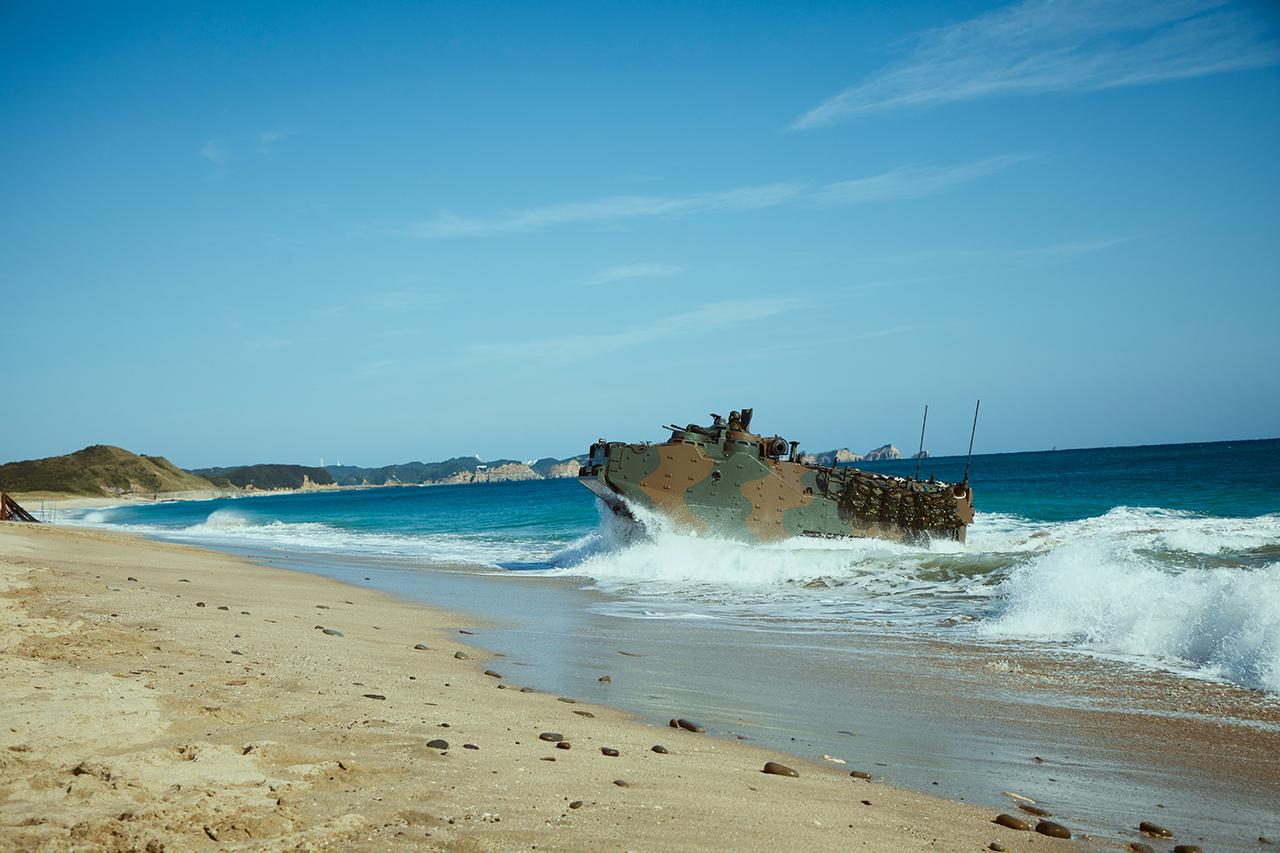 画像: 領土奪還を行う「水陸機動団」を新編