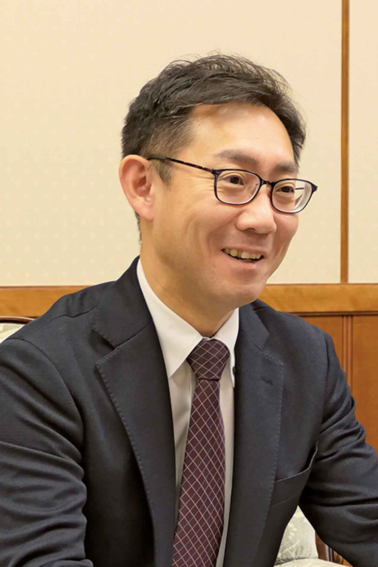 画像: 「印象に残っている防駐官といえば、ロシアの侵攻直前にウクライナに赴任した1等空佐ですね」という安藤課長。「無事に帰国したときは、心から安堵しました」