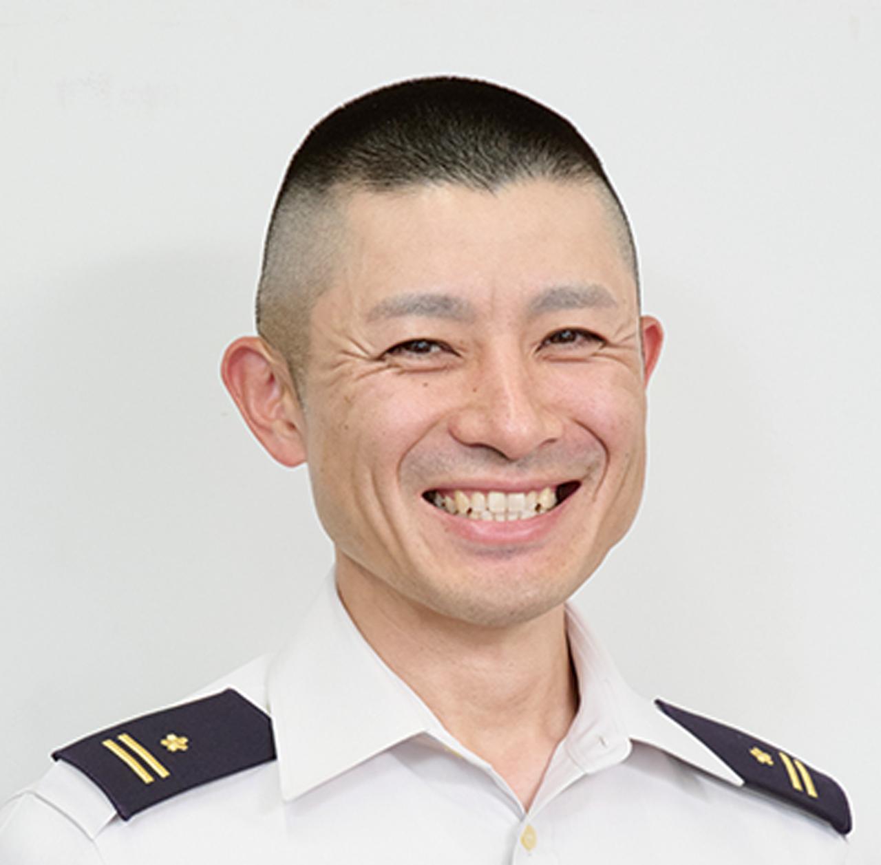 画像: 「第302保安警務中隊は、ほぼ毎週、実施される特別儀じょうの任務を遂行するたびに達成感が味わえる、やりがいのある部隊だと思います」と話す清和3佐