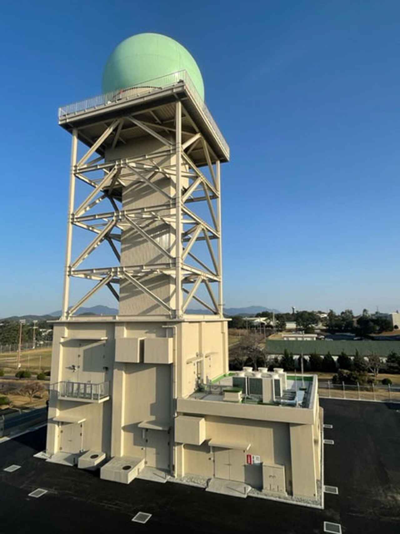 画像: 航空保安管制群ホームページより（https://www.mod.go.jp/asdf/atcg/equipment/butai/ashiya/index.html）