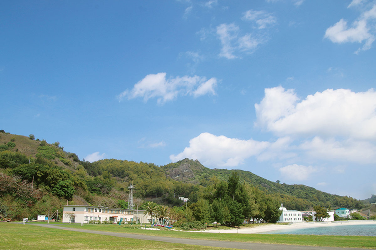 画像: 南国の海が目の前に！小笠原諸島の「父島基地分遣隊」