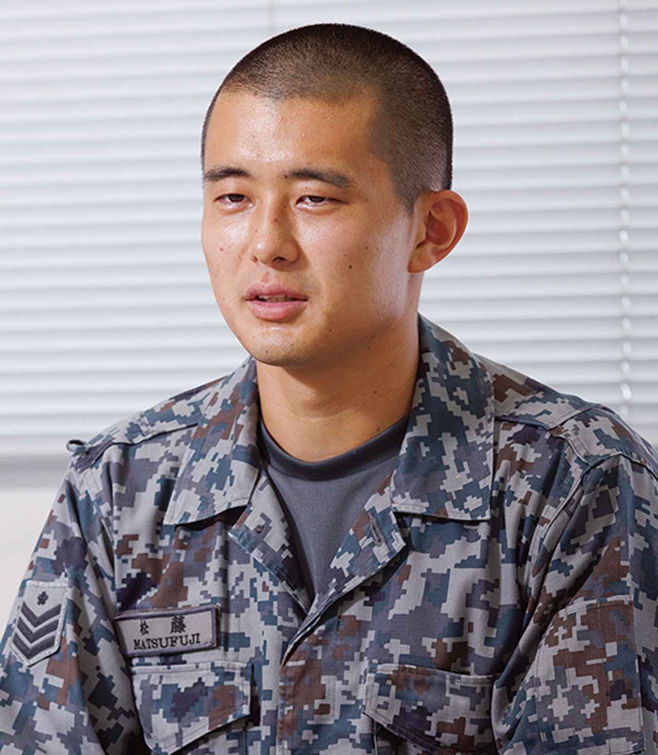 画像: 学生要員の松藤士長。「泳ぎは得意ですが走るのが苦手です。同期と支え合って訓練を乗り越えています」