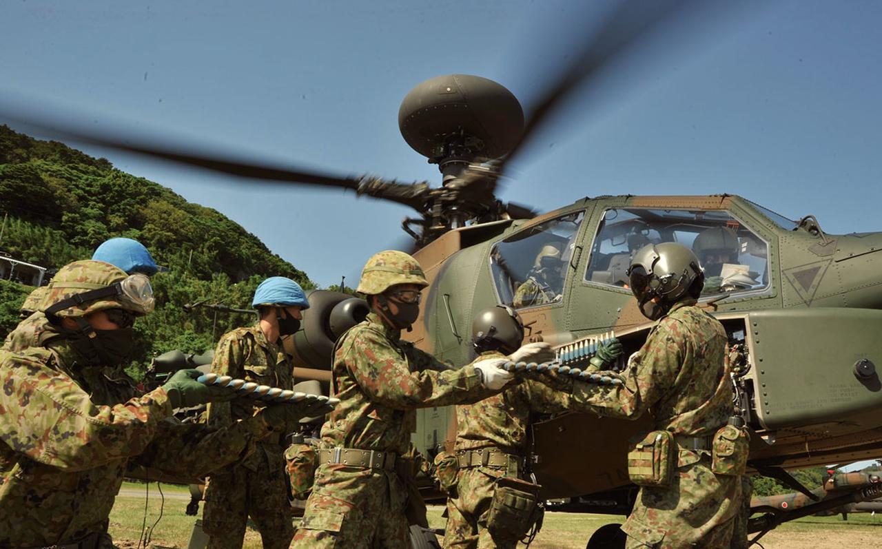 画像: 「陸上自衛隊 第一戦闘ヘリコプター隊隊歌」の歌詞を紹介
