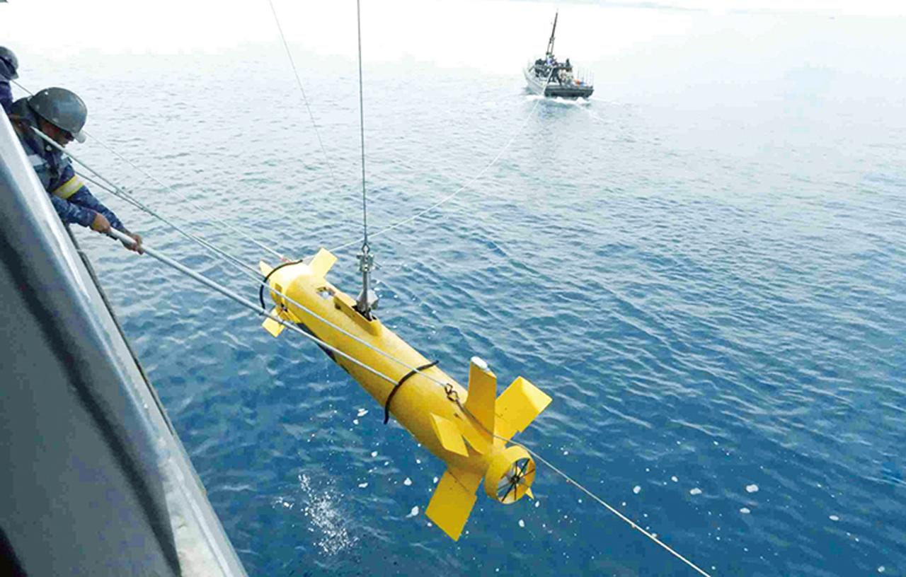 画像: 自走して機雷を捜索!自律型水中航走式機雷探知機(UUV)