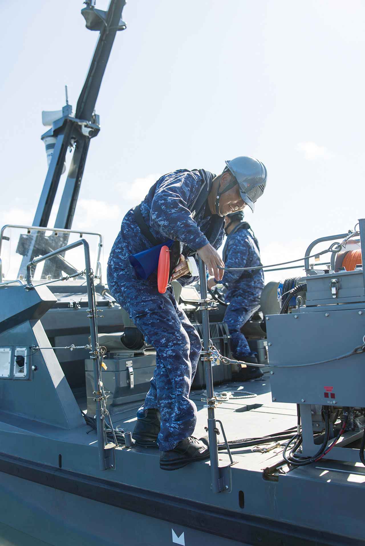 画像: ④目標の海域まで来たら掃海員はUSVから離脱する