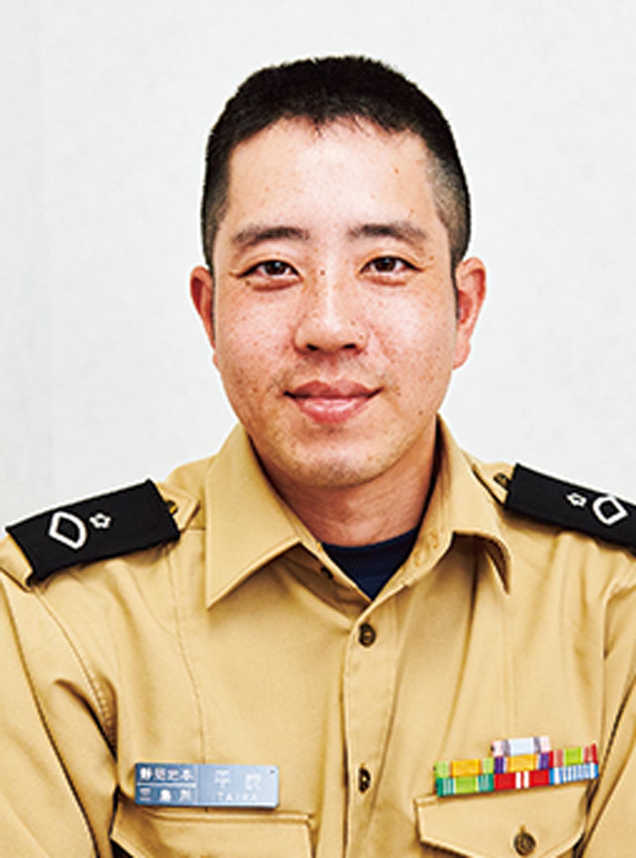 画像: 三島募集案内所で勤務し、伊豆の国市、伊豆市の地域を担当する平良3曹。職域は機関科