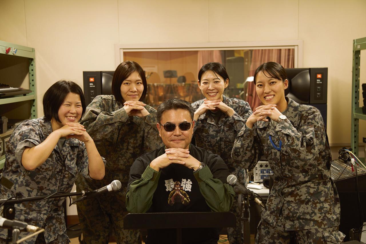 画像: 2025年1月24日に放送された「サザンウィング」からの1コマ。当時の那覇基地司令などがゲストとして出演し、直近に行われた航空祭について語った。放送前にはSNSなどで番組の告知を行っている