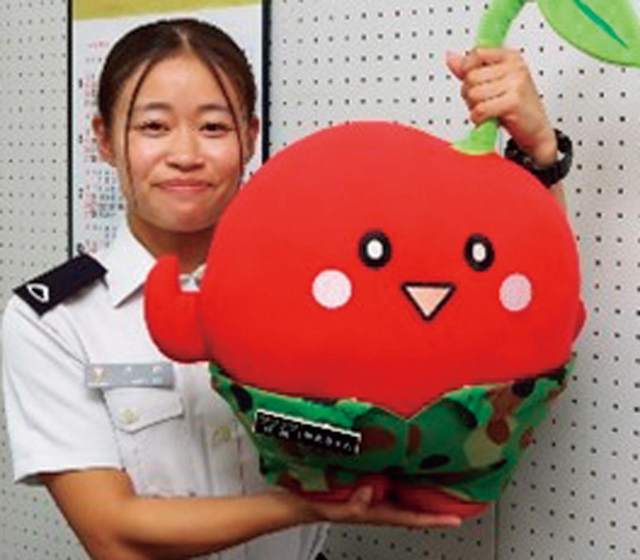 画像: 第6後方支援連隊に所属し、給与に関する業務などを担当している宍戸3曹。職種は通信科