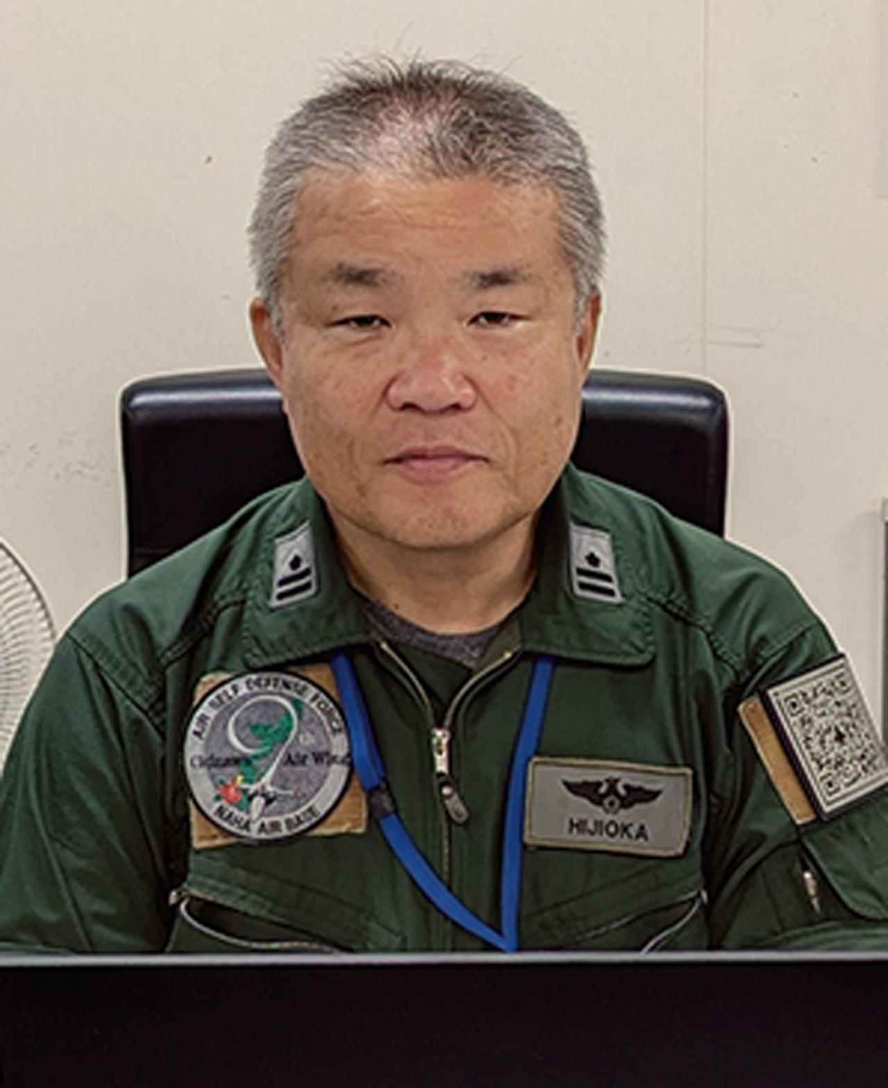 画像: 戦闘機の教官経験もある、パイロットの肱岡3佐。現在は、第9航空団で広報を担当している